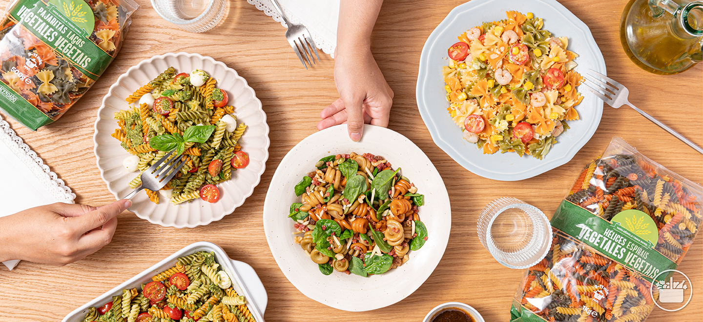 Receitas com diferentes tipos de massa tricolor para as suas saladas de verão.