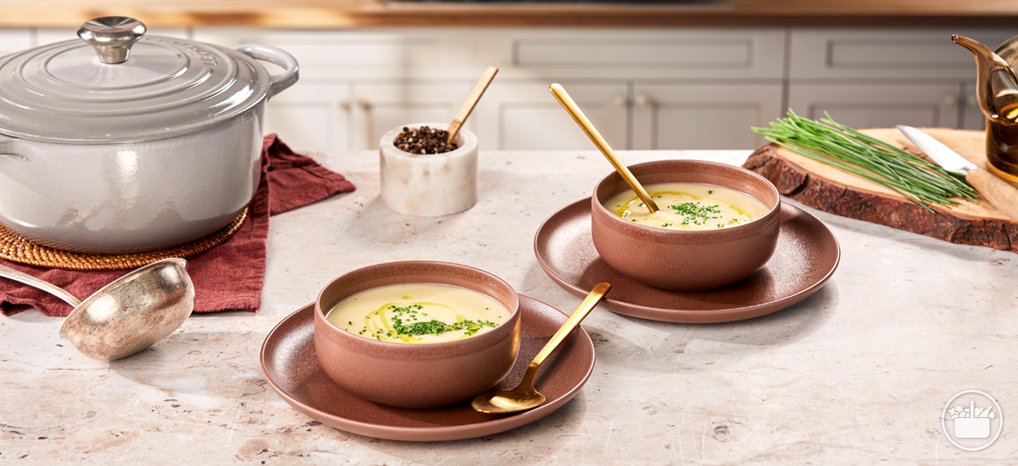 Receita de Sopa de Alho Francês, com textura cremosa e sabor suave ideal para dias quentes. 